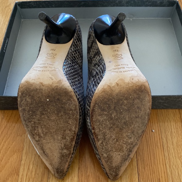 Snakeskin pumps - Picture 6 of 6